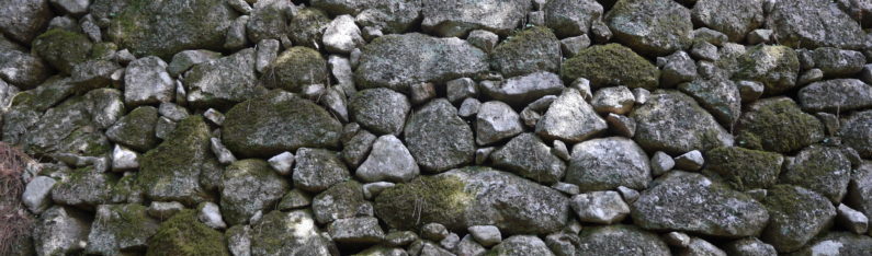 mur en pierre sèche granite Cévennes
